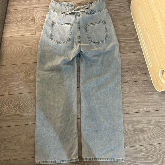 Size 29 Jeans - Picture 2 of 3
